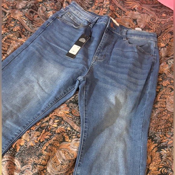 Tucson High Rise Stretch Flare Jeans - Medium Wash - Picture 2 of 3